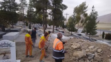 ساماندهی آرامستان داریون با دستور شهردار؛ نخاله‌ها و خاک‌های مازاد جمع‌آوری شد